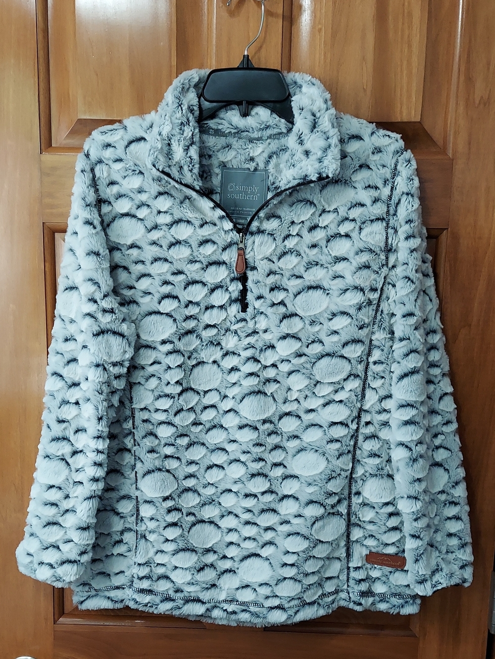 Simply Southern Light Gray Faux Fur Textured Quarter-Zip Pullover, Size Large